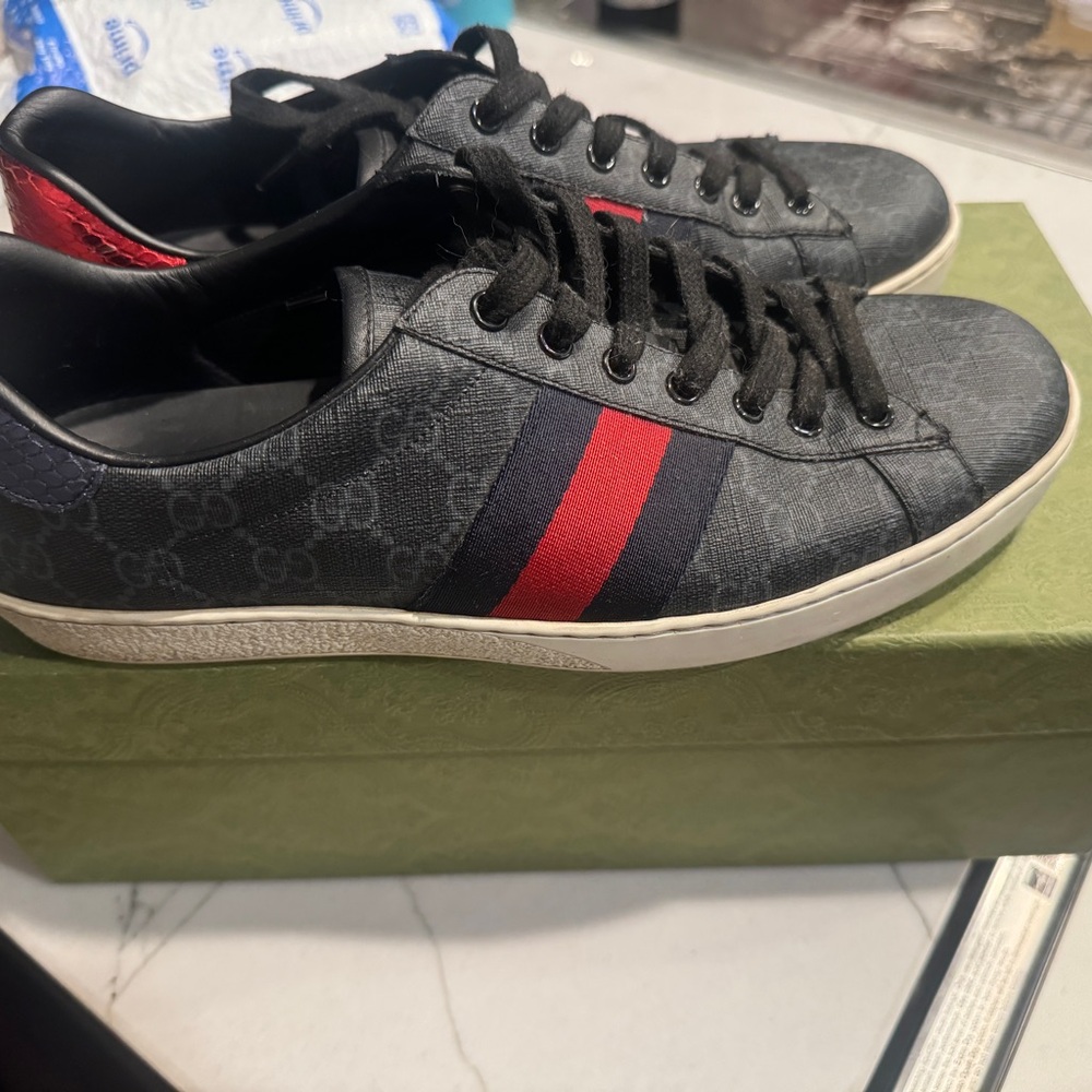 Gucci Black and Red Sneakers. Size 09.